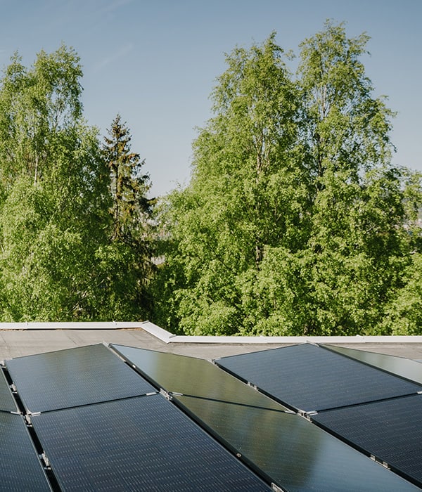 Solceller på taket til Lohøgda borettslag.