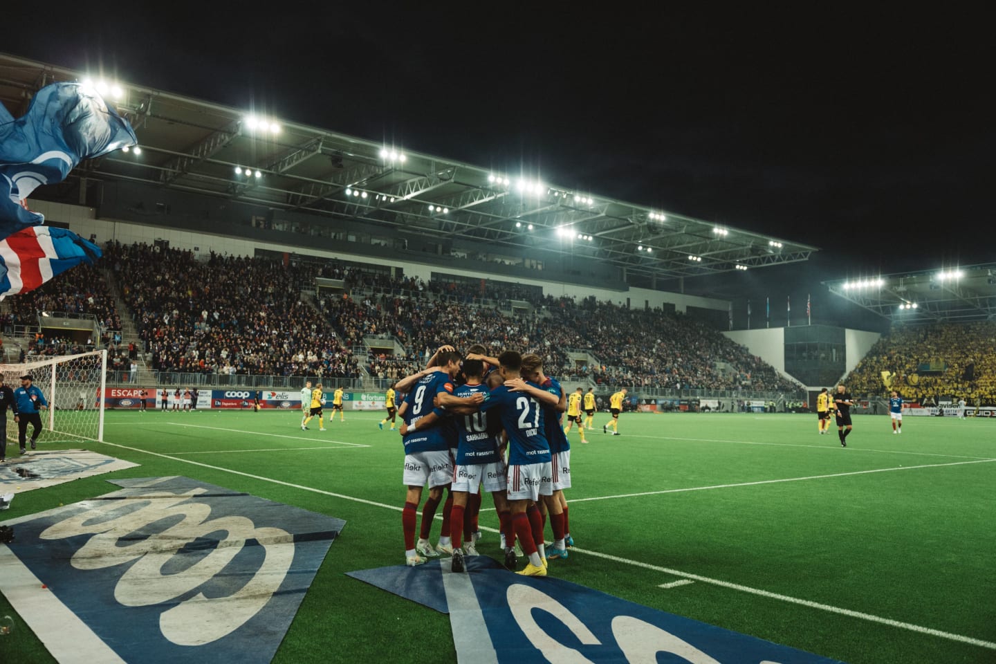 Takling i fotball. Vålerenga mot Ålesund. 