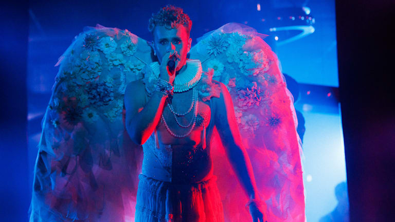 Showartist med vingar 