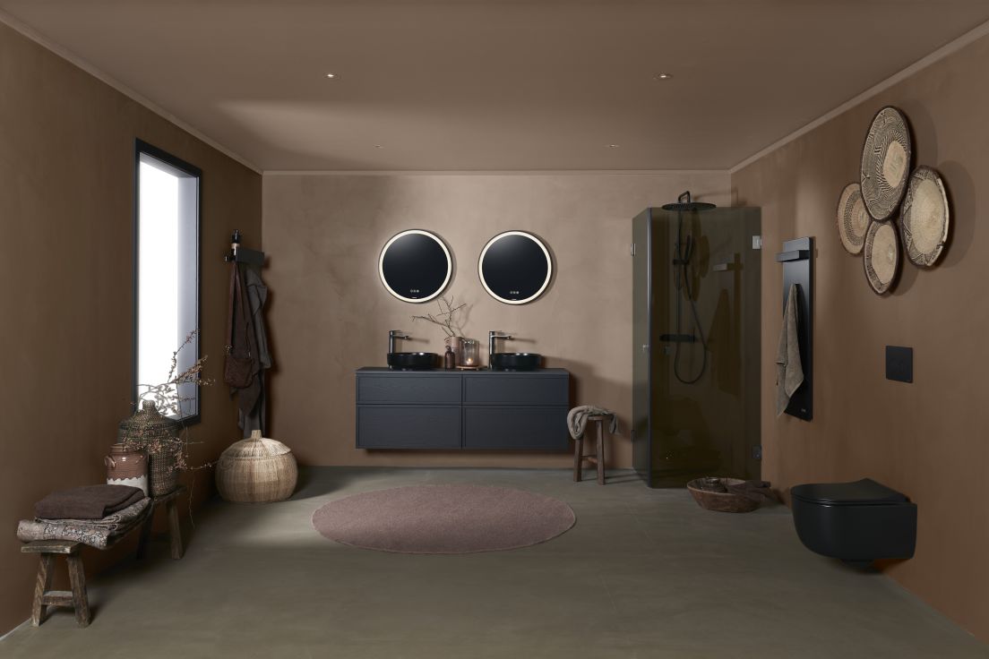 Baderomstrender 2024: Bad i rosa- og jordtoner, med innredning fra Svedberg