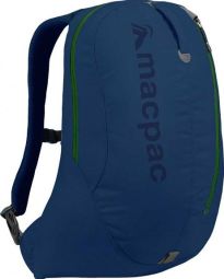 Front facing view of the Macpac Kahu AzTec® 22