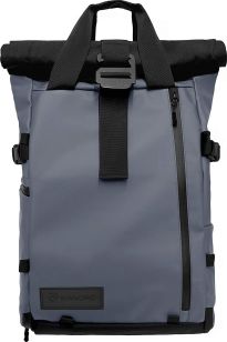 Front facing view of the Wandrd PRVKE 31