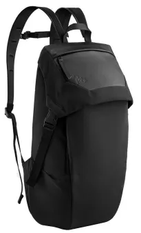 Front facing view of the RYU Quick Pack 18L