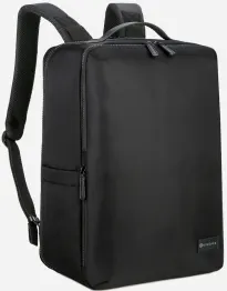 Front facing view of the Nordace Laval -- Smart Backpack