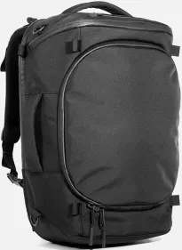 Front facing view of the Aer Capsule Pack Max (40L)