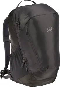 Front facing view of the Arc'Teryx Mantis 32 Backpack