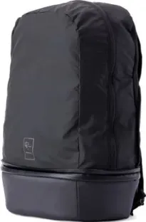 Front facing view of the Nomatic McKinnon Cube Pack