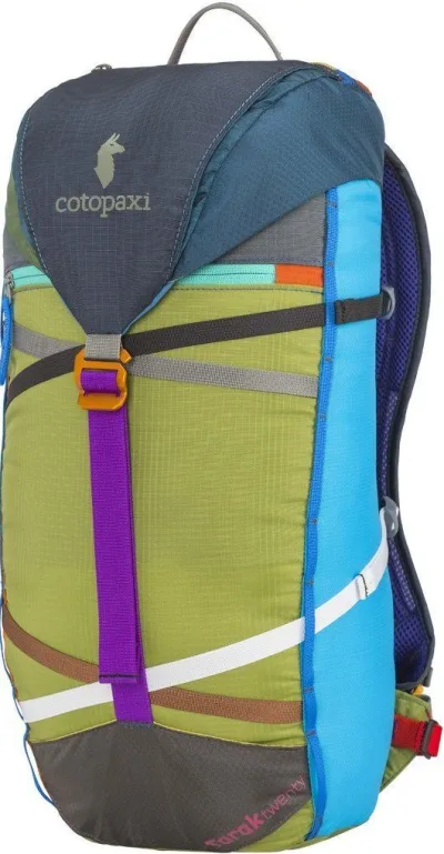 Front facing view of the Cotopaxi Tarak Backpack 20L Del Día