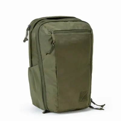 Front facing view of the Evergoods Civic Travel Bag 20L