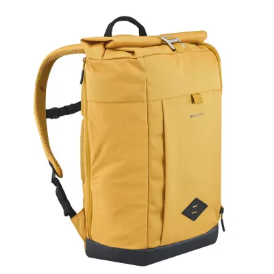 Front facing view of the Quechua NH Escape 500 Rolltop