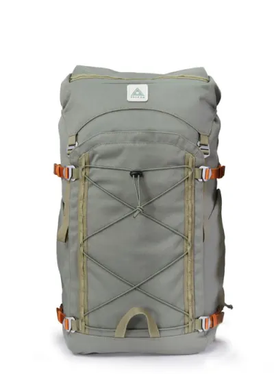 Front facing view of the Salkan The Carry-On 35L
