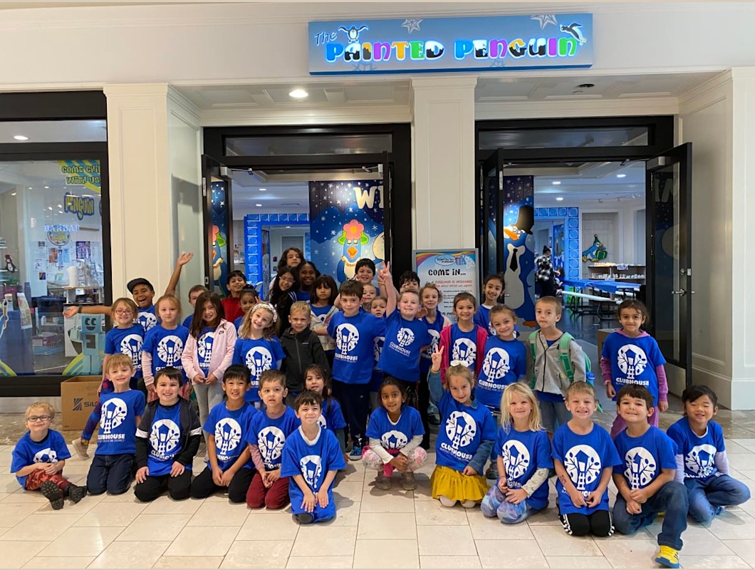 Kids in the Hologram Zoo Illinois &times; Painted Penguin summer camp Chicago program at Hawthorn Mall, Vernon Hills
