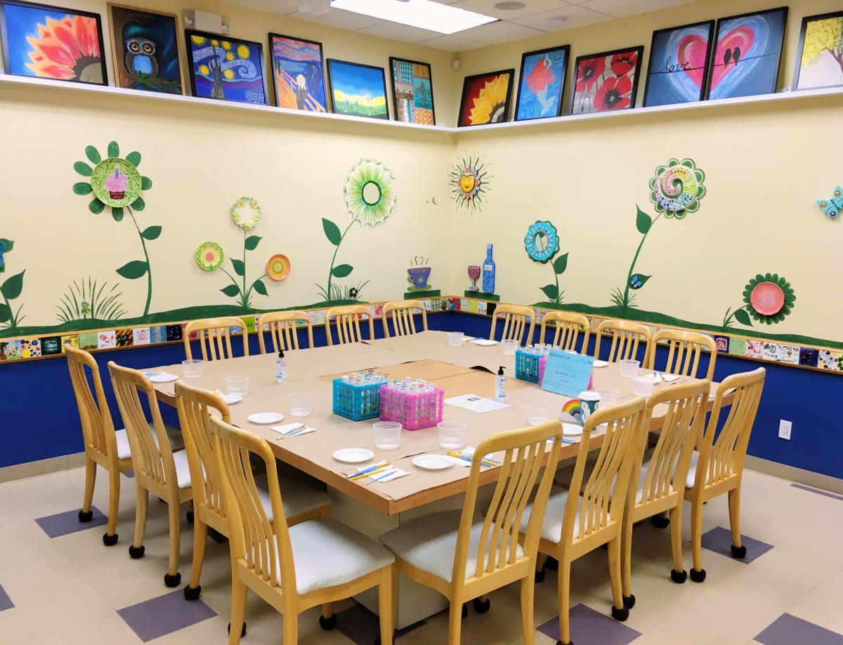 KIDS' NIGHT OUT -- PAINT NIGHT & PIZZA PARTY -- featuring: PERSONALIZED POPCORN BOWLS Photo