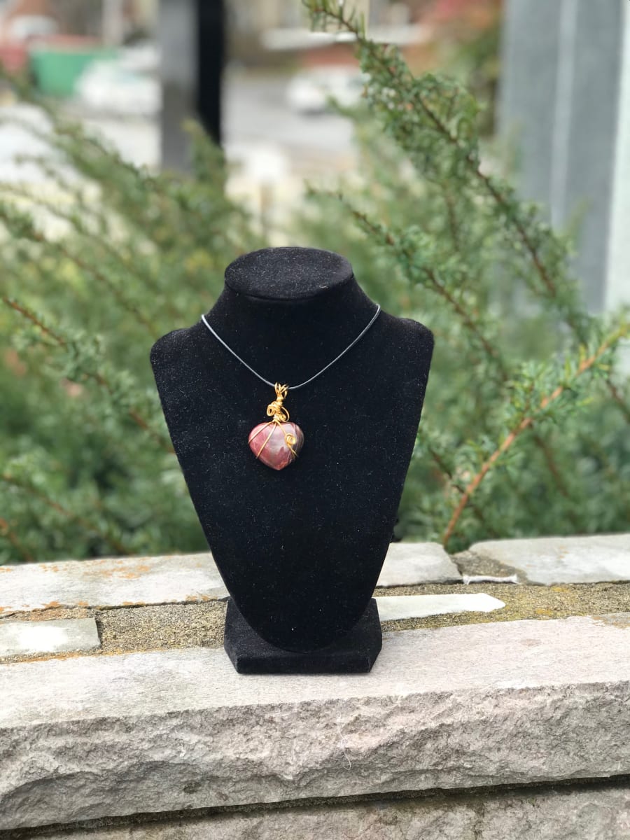 Jewelry making class, heart shaped gemstone wire-wrapping and dangle earring set Photo
