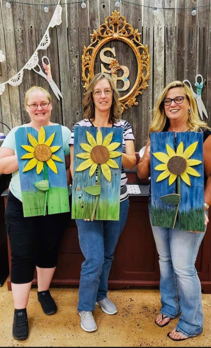 Rustic Sunflower, painting workshop Photo