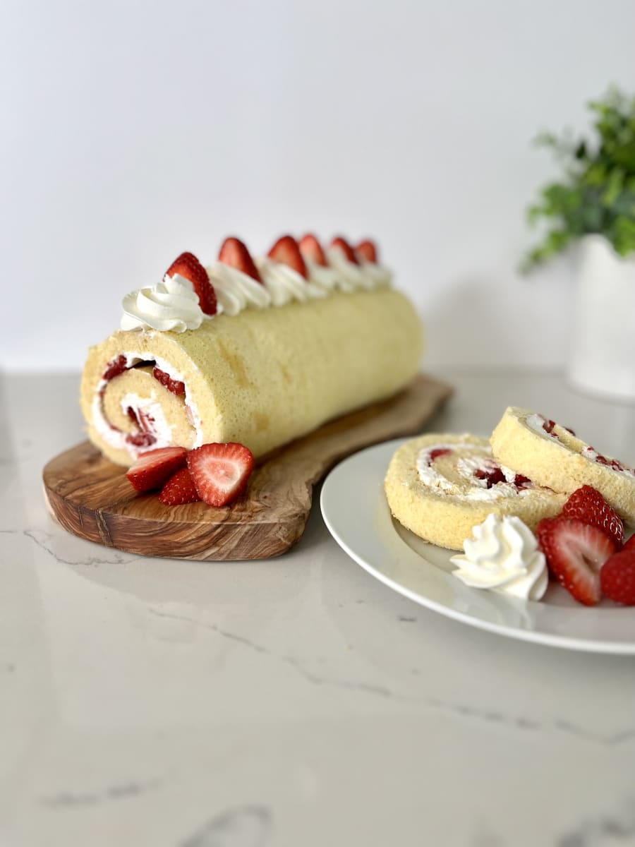 Japanese Whipped Cream Roll Cake Photo