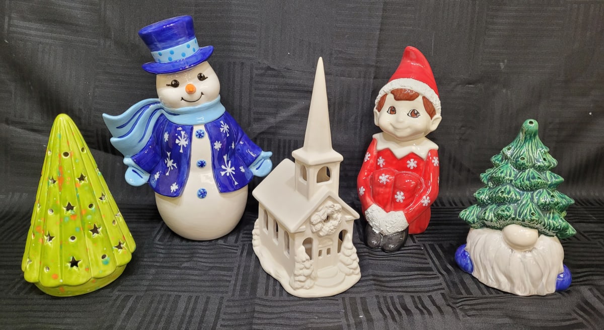 Christmas Pottery Painting @ Hummingbird Hills Winery Photo