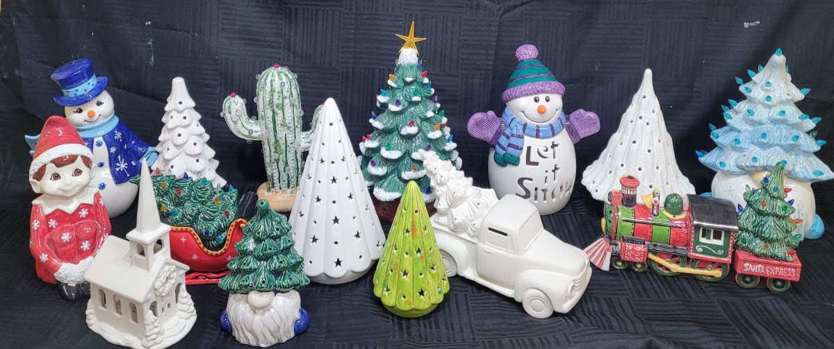 Christmas Pottery Painting @ Hummingbird Hills Winery Photo