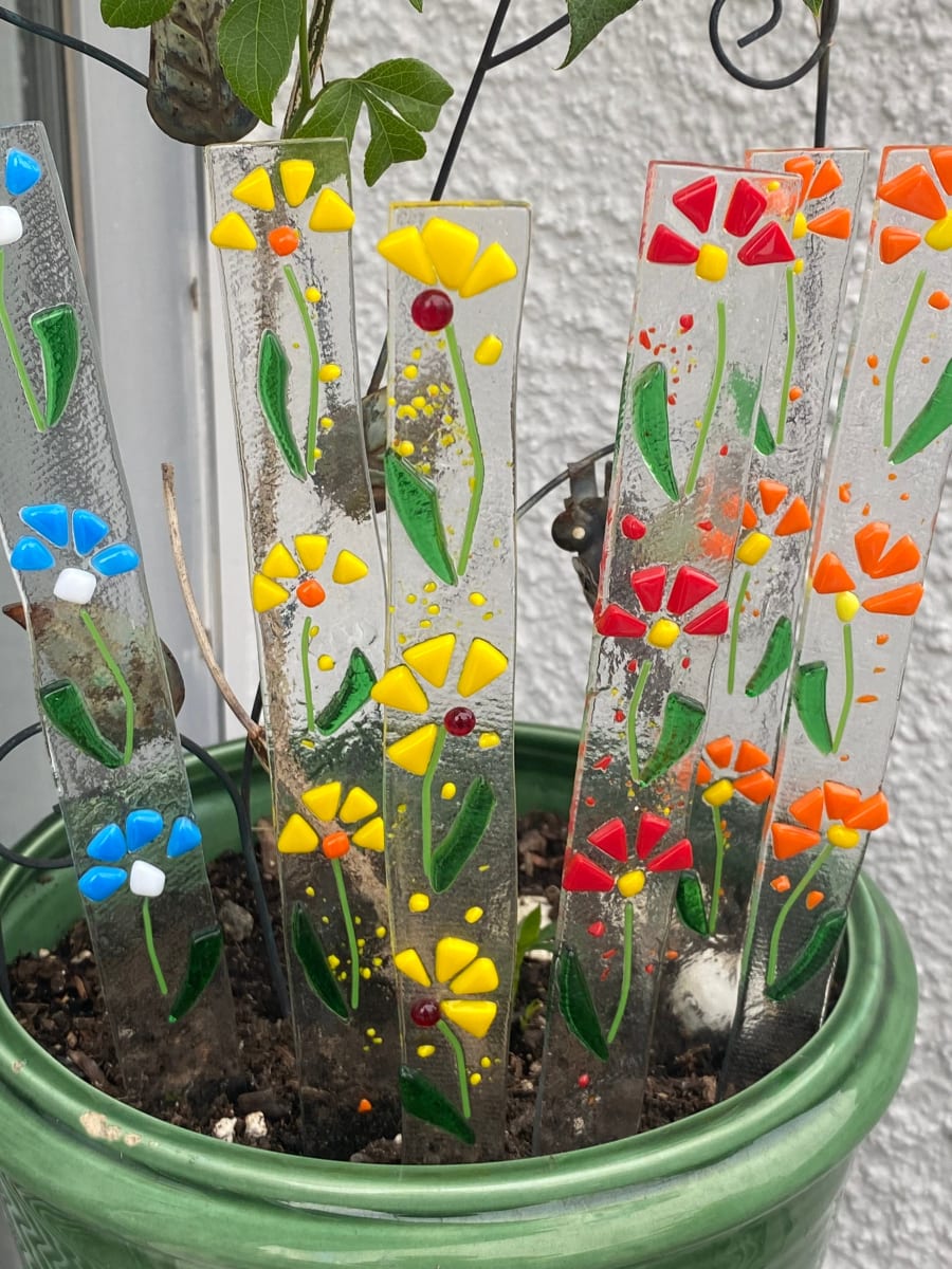 Fusing with Friends: Glass Garden Stakes Photo