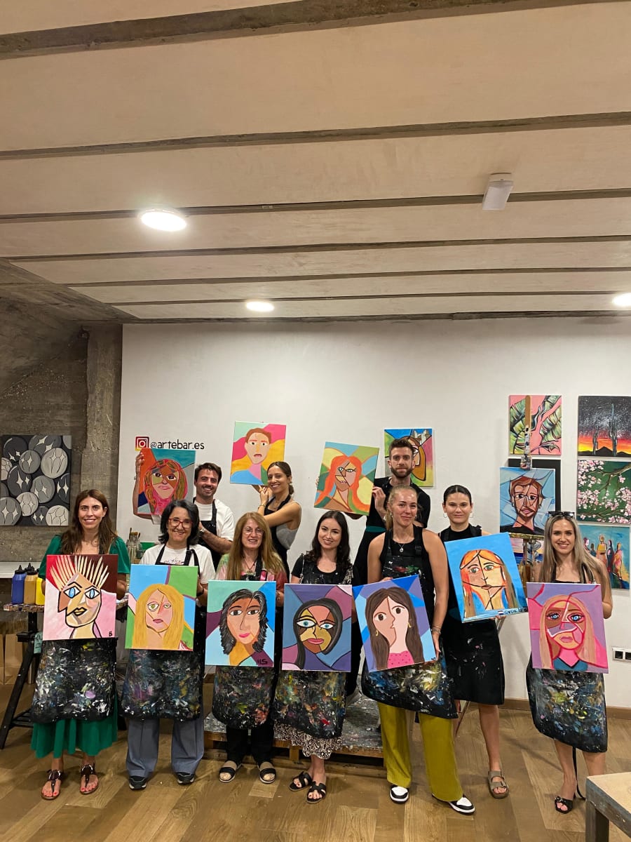 Foto de PINTA A TU PAREJA/PAINT YOUR PARTNER (32€)