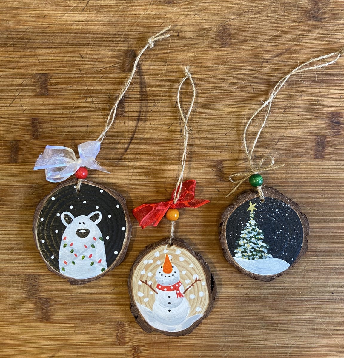 Foto de WOOD SLICE ORNAMENTS (€20.00)- 2 hours