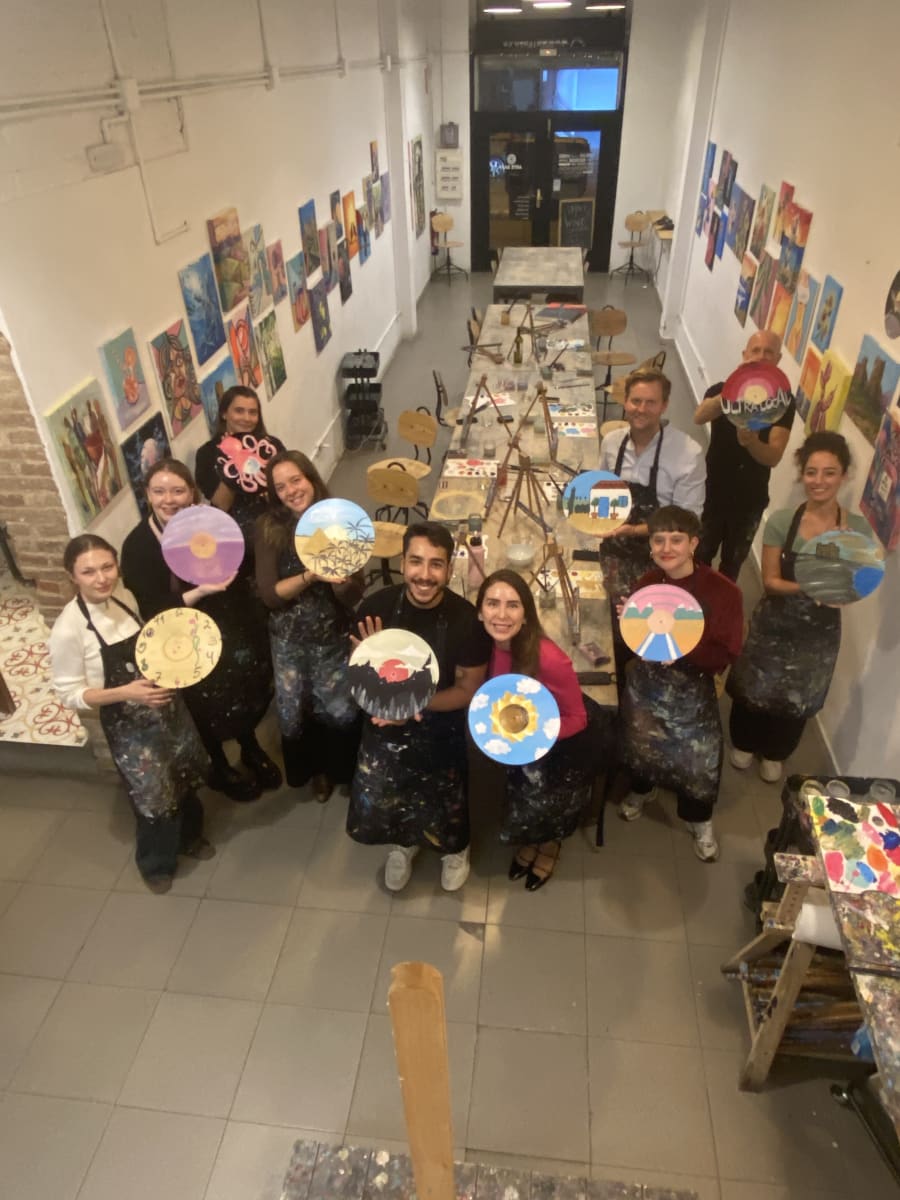 Foto de RETRO REWIND: Vinyl Record Painting in Castelldefels - €35.00