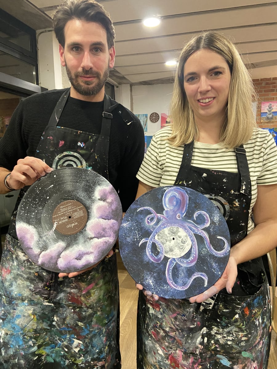 Foto de ¡PINTAR SOBRE UN DISCO DE VINILO! - €32.00