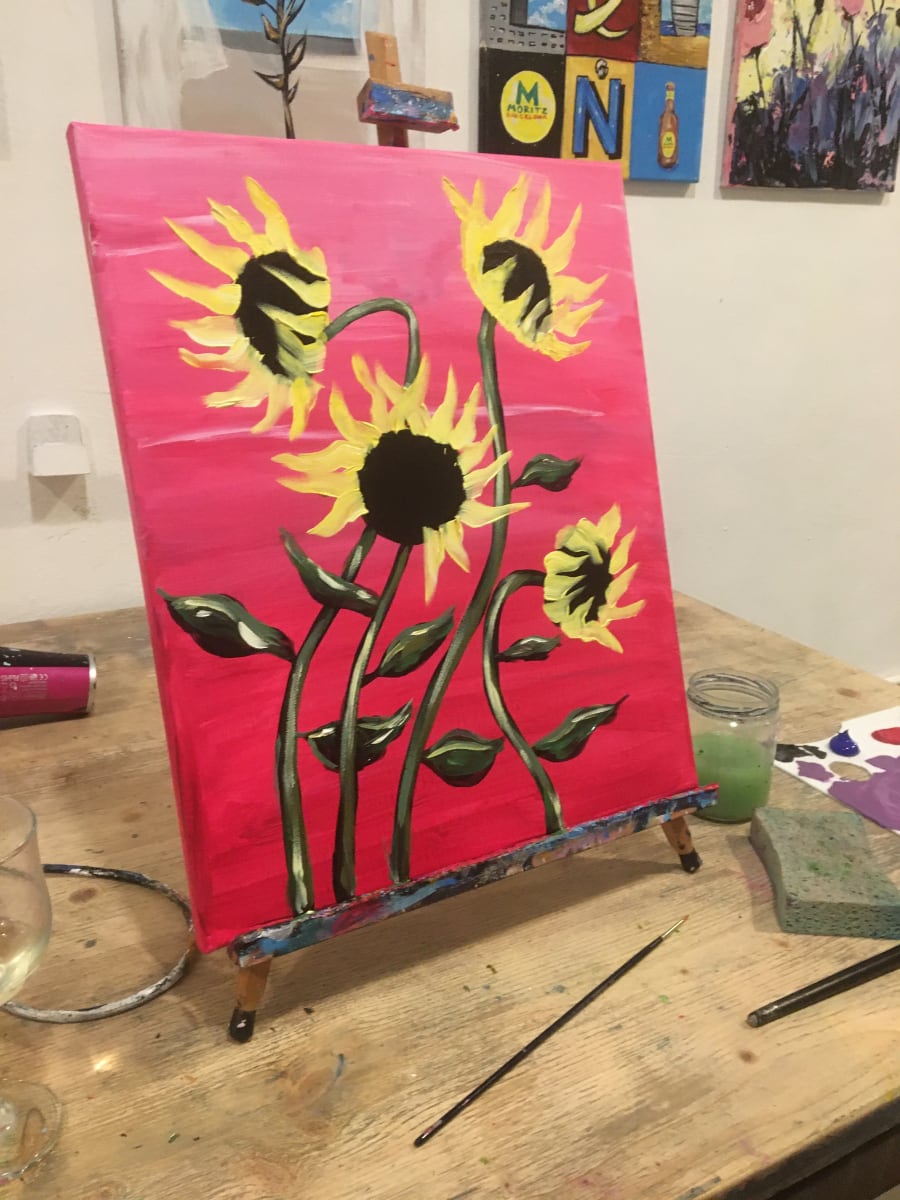 Foto de CASTELLDEFLES - Paint, Wine and Tapas at Walter Vogt Gastronomy in Castelldefels - €37.00