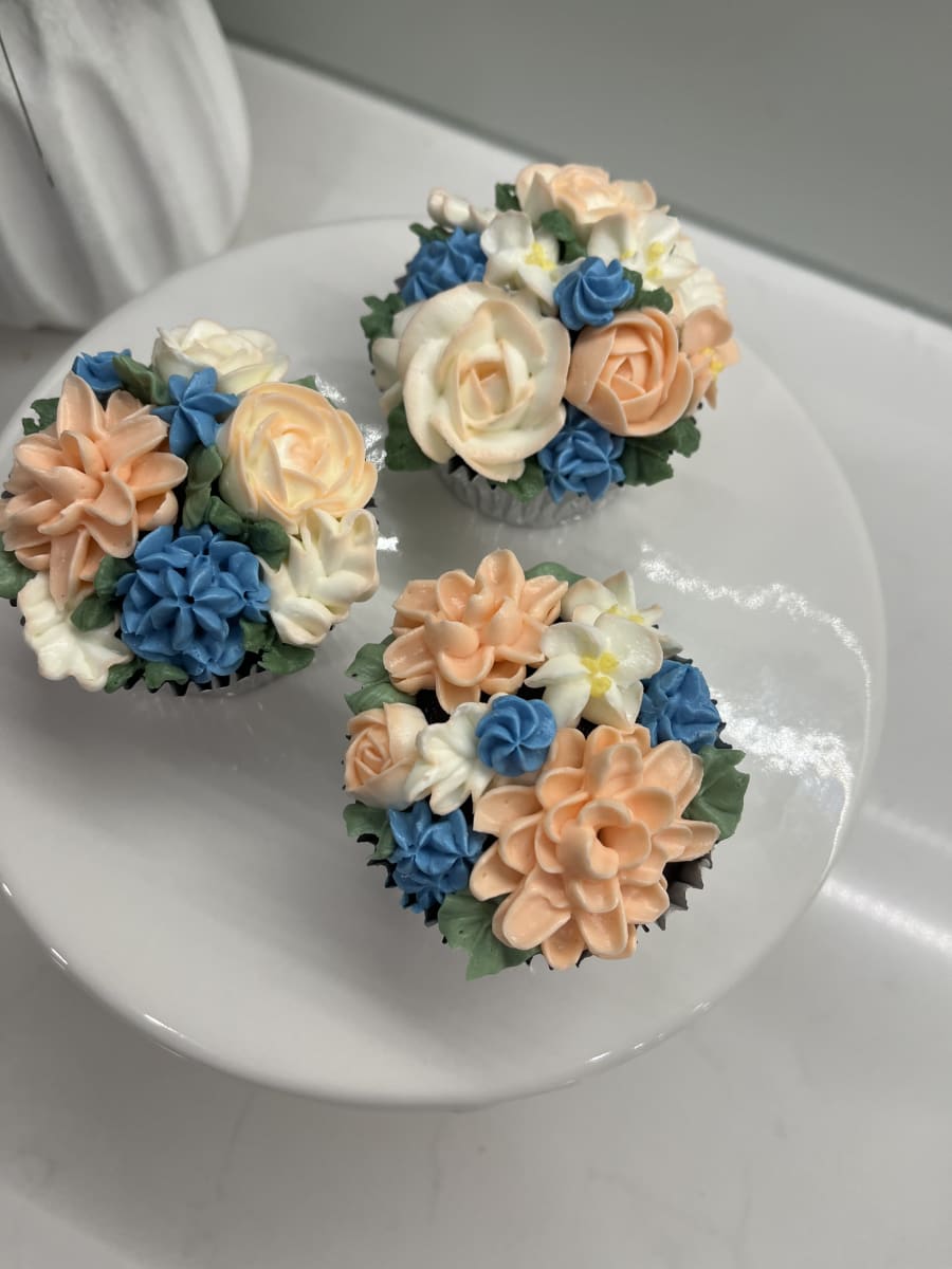 Buttercream Flower Cupcakes Photo