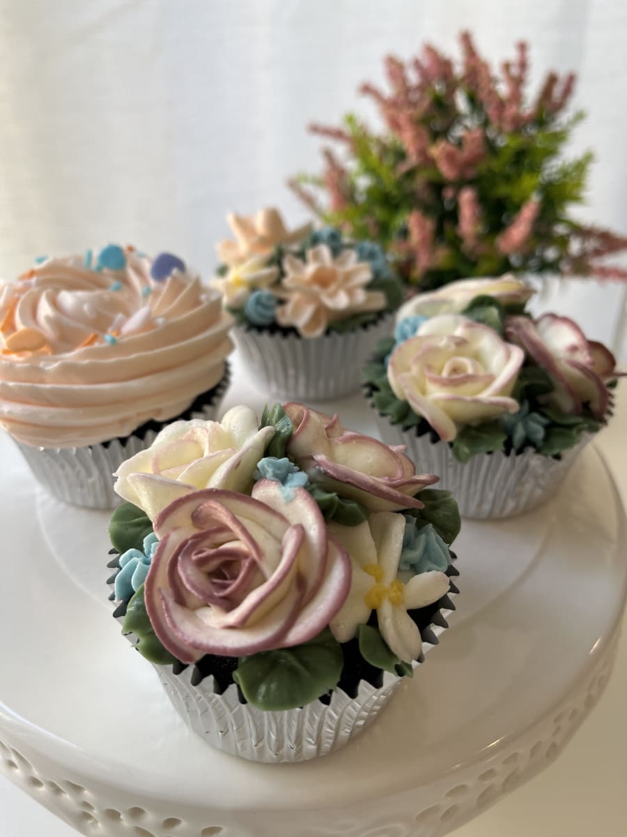 Buttercream Flower Cupcakes Photo