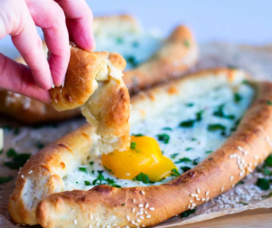 Artisanal Cheese Bread: From Dough to Delicious 07/16/2026 Photo