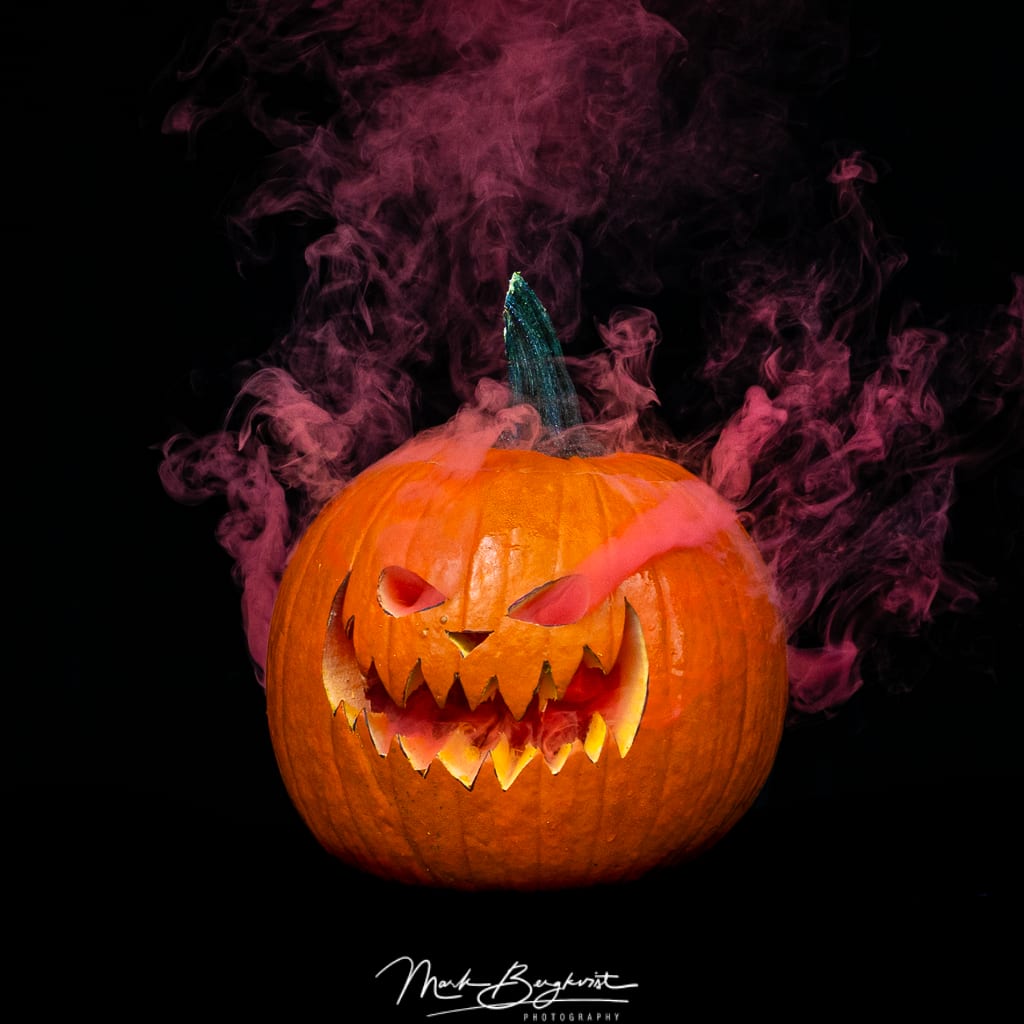 Smokin’ Pumpkins – A Spooktacular Halloween Photo Experience! Photo