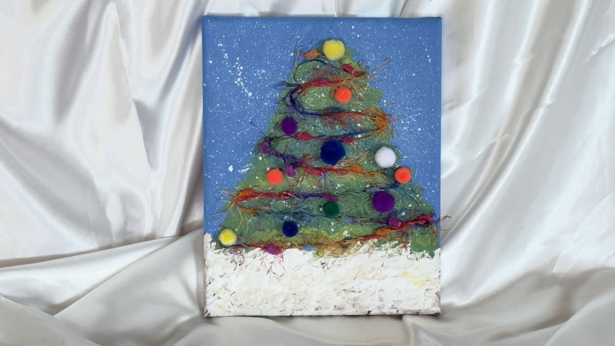 Holiday Craft Hour with Ginger! Photo