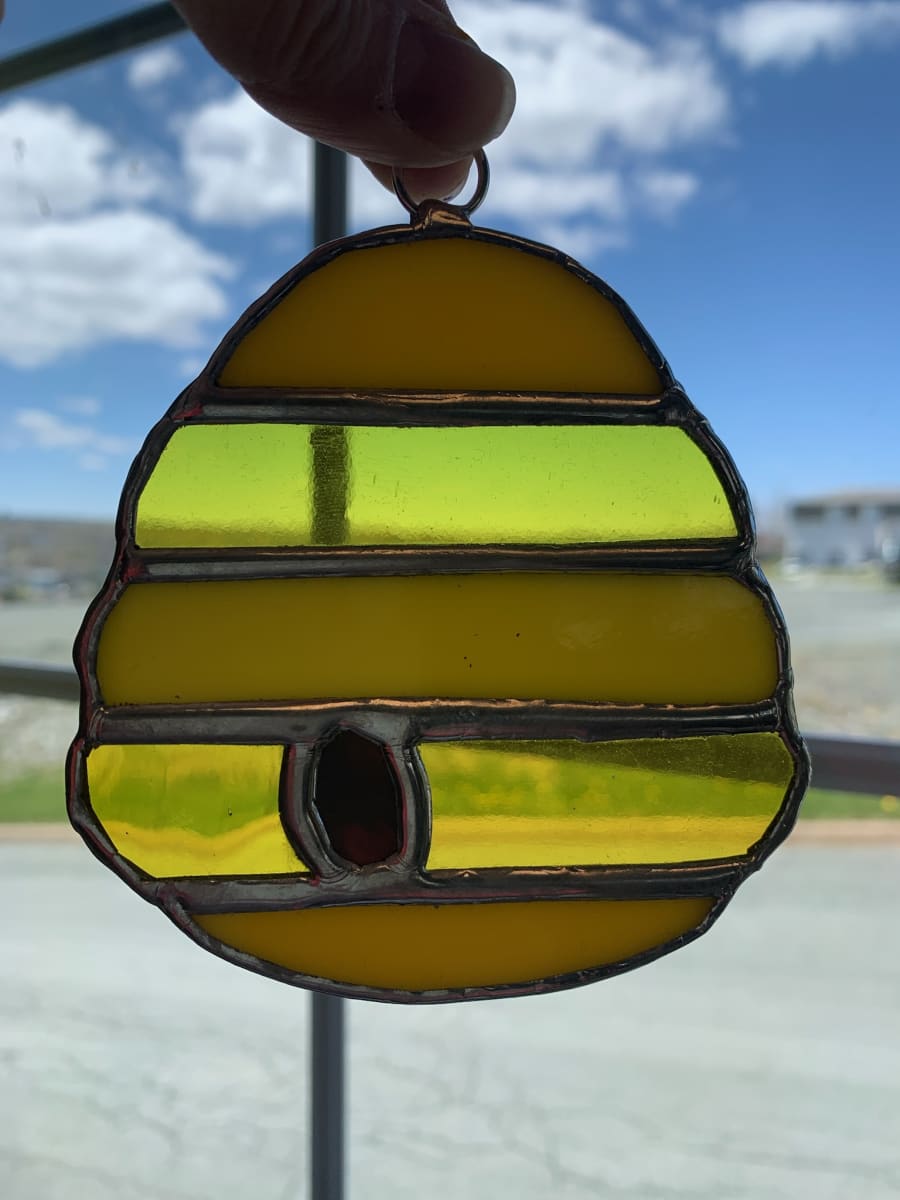 Un-BEE-lievable Stained Glass Photo
