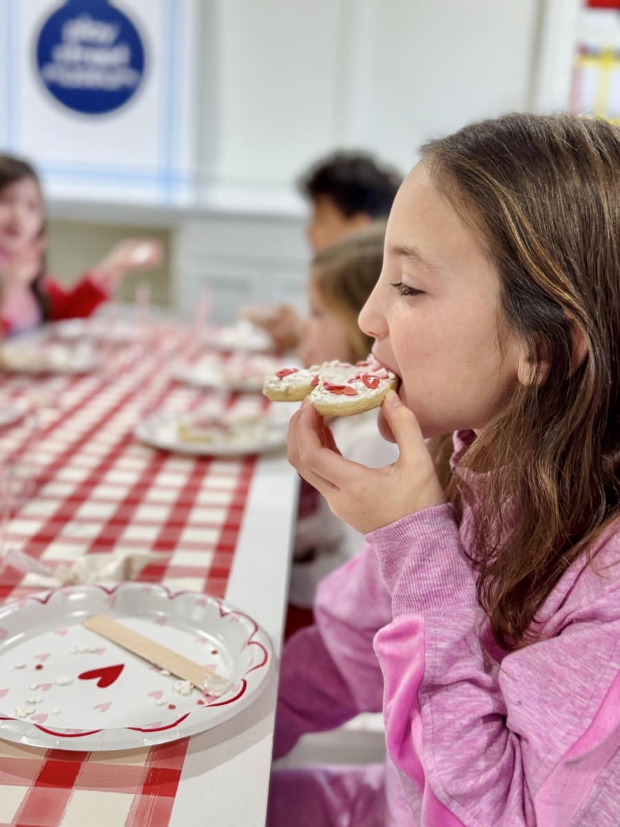 🥰 VALENTINE'S COOKIE DECORATING ❤️ - PLAY STREET FRISCO Photo