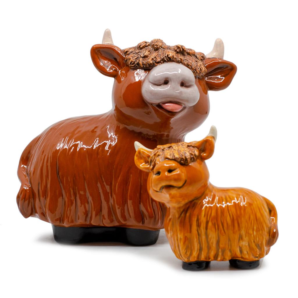 Paint with a Mini Highland Cow 🐮𝓜𝓸𝓸❤️ Photo