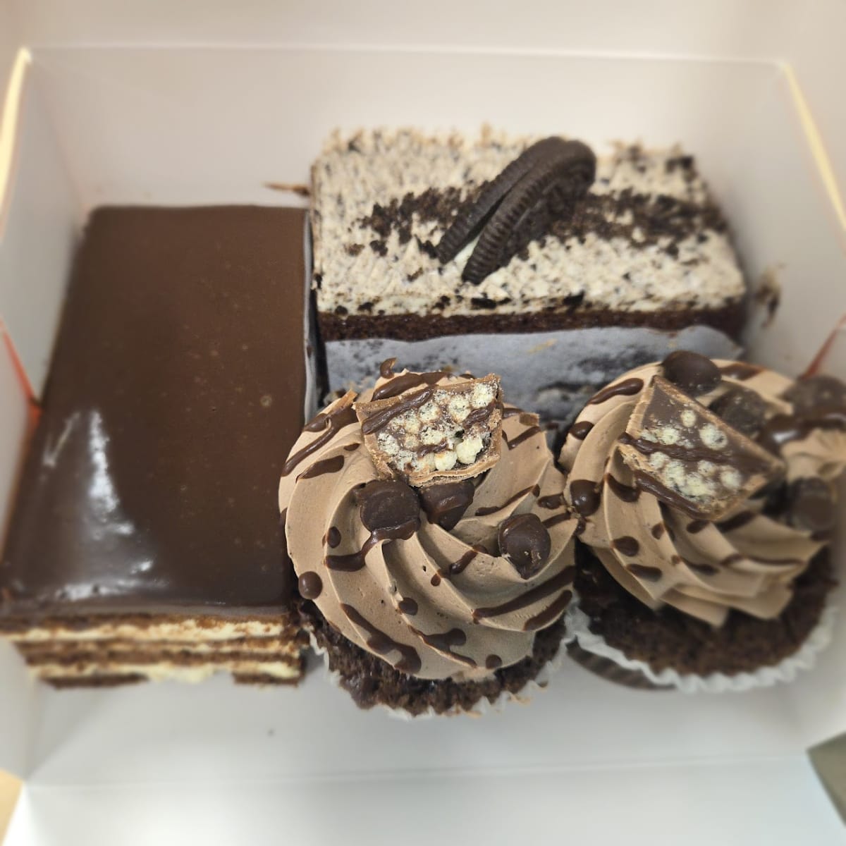 Death by Chocolate w/ CakeyHand! Photo
