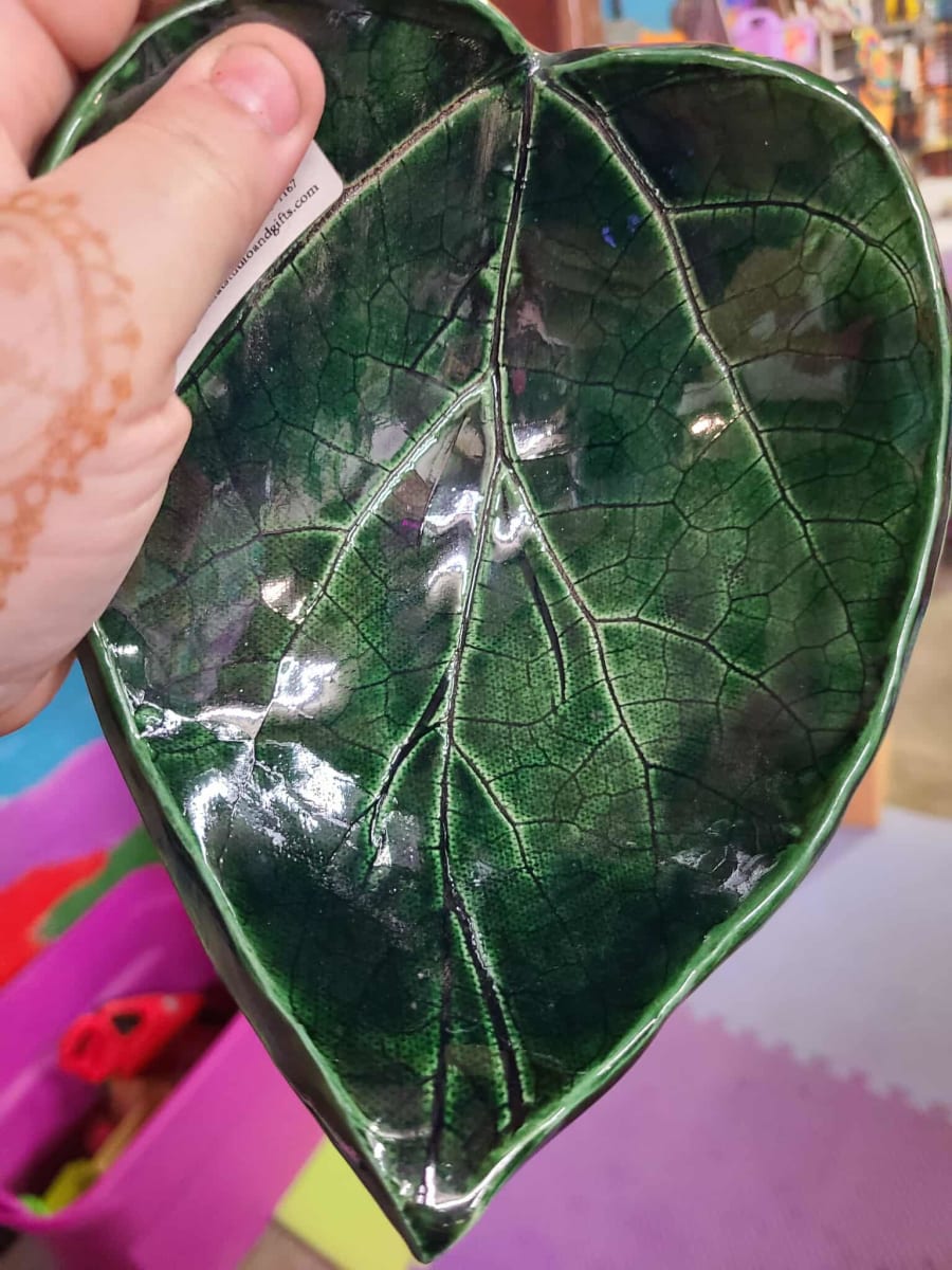 HANDBUILDING WITH CLAY: Textured Plate/bowl Photo