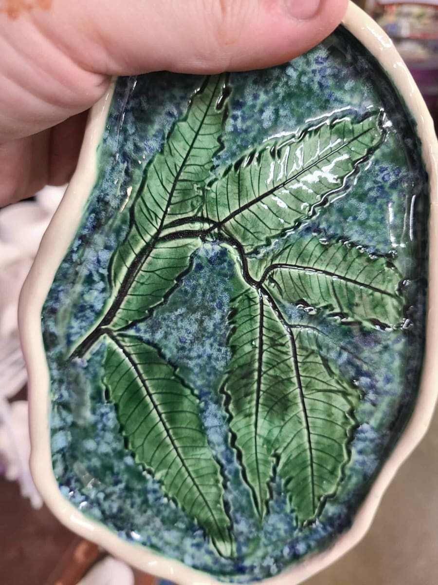 HANDBUILDING WITH CLAY: Textured Plate/bowl Photo