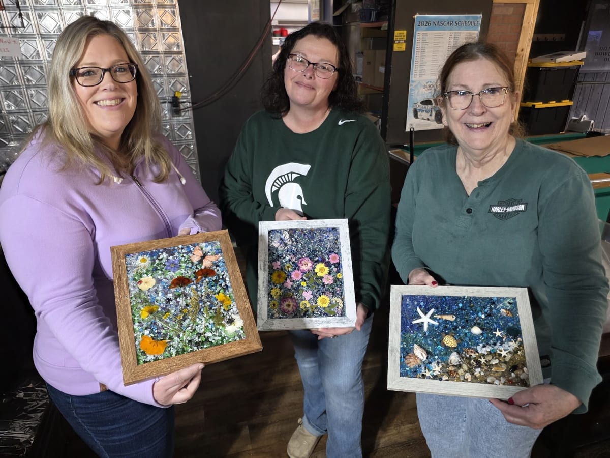 Wayland Crushed Glass Crafting Party - Glimmer Frames Photo