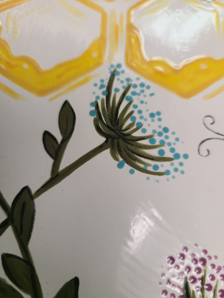 Ceramic class: Hand painted Bee Plate! Photo