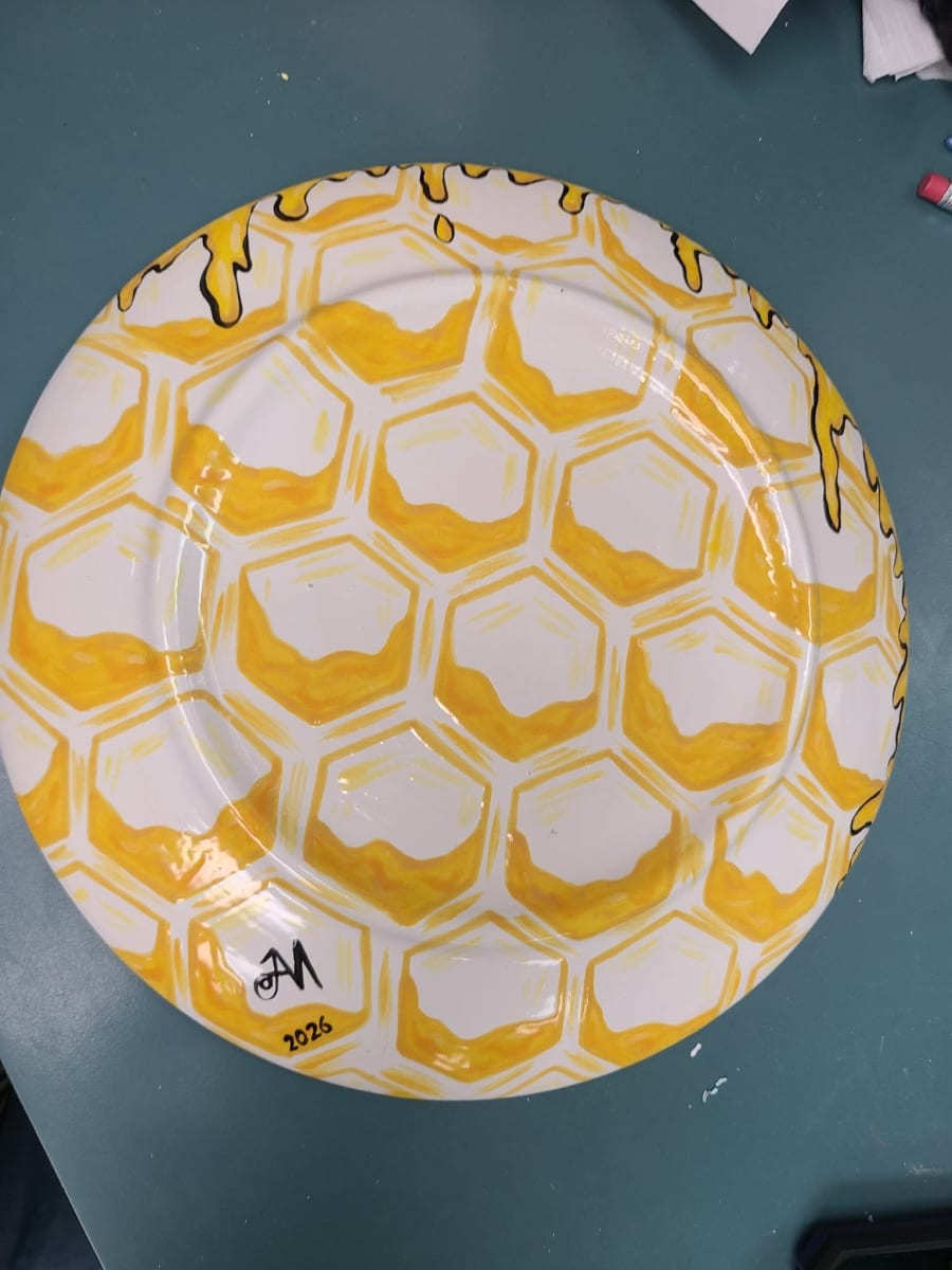 Ceramic class: Hand painted Bee Plate! Photo