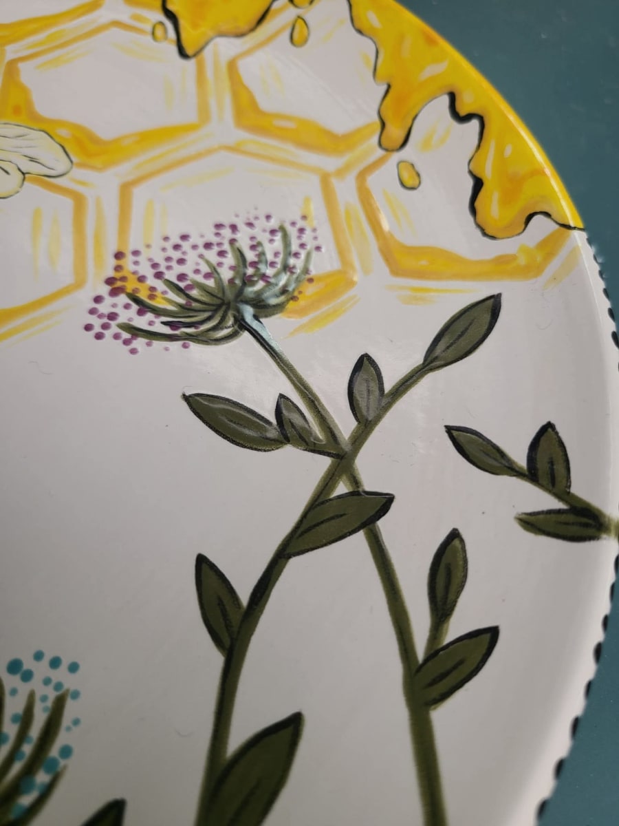 Ceramic class: Hand painted Bee Plate! Photo