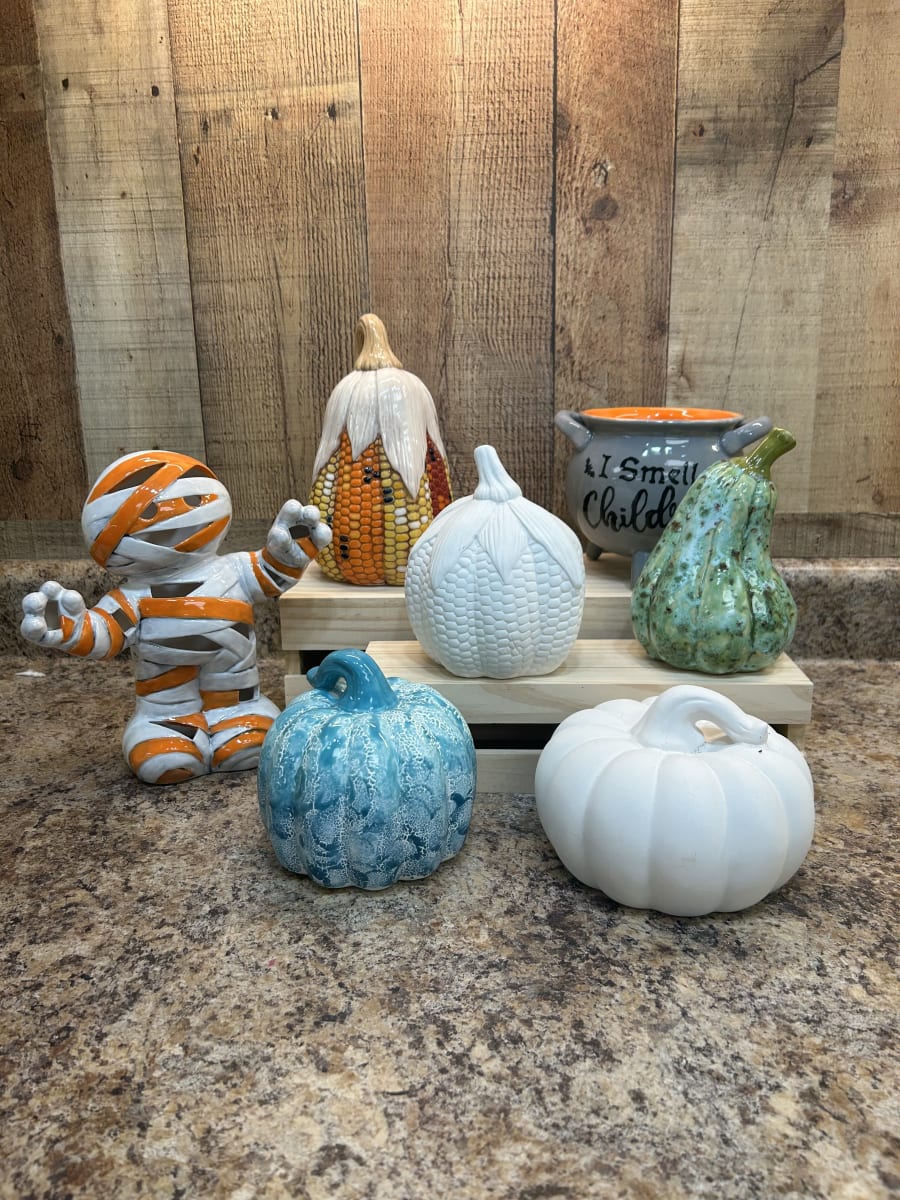 Spooktacular Halloween Decor Pottery @ The Gateway Diner, Albany Photo