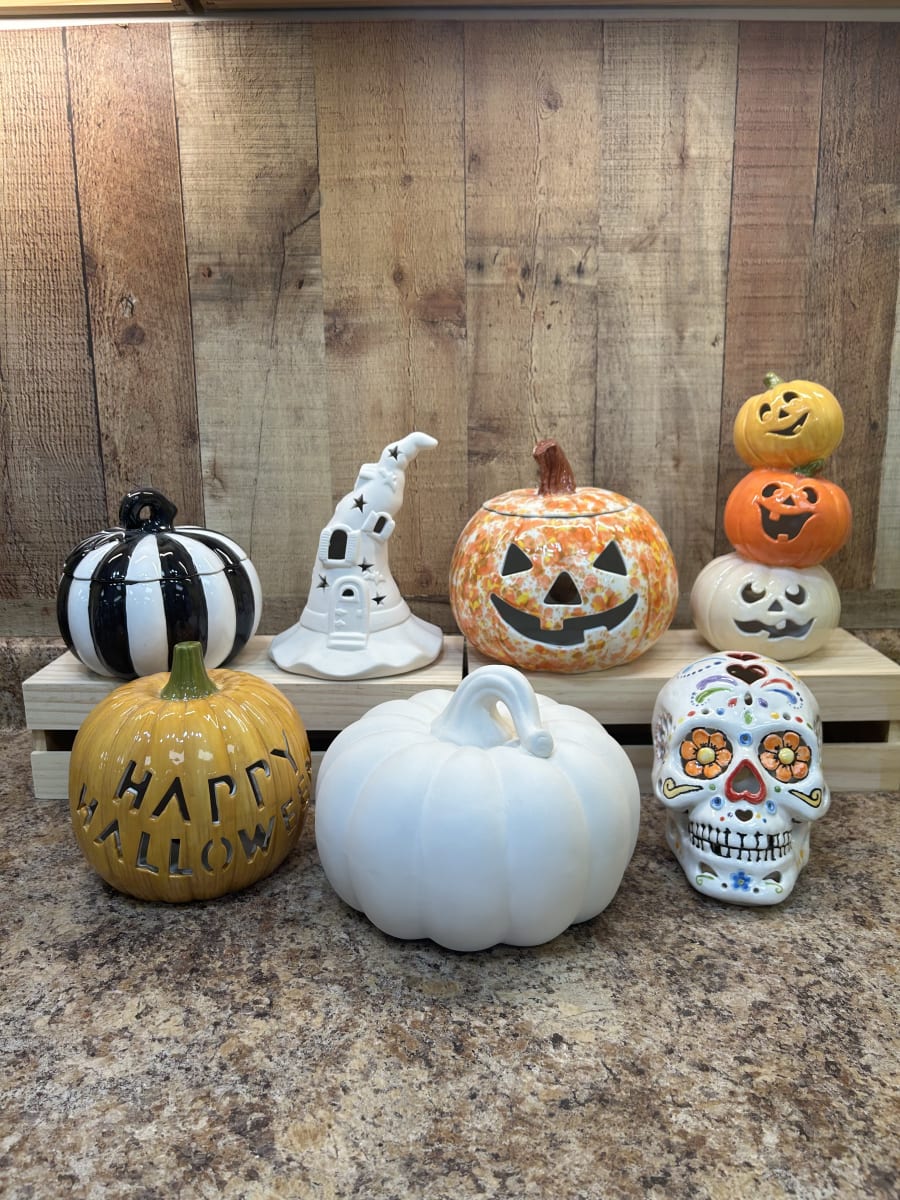 Spooktacular Halloween Decor Pottery @ The Gateway Diner, Albany Photo