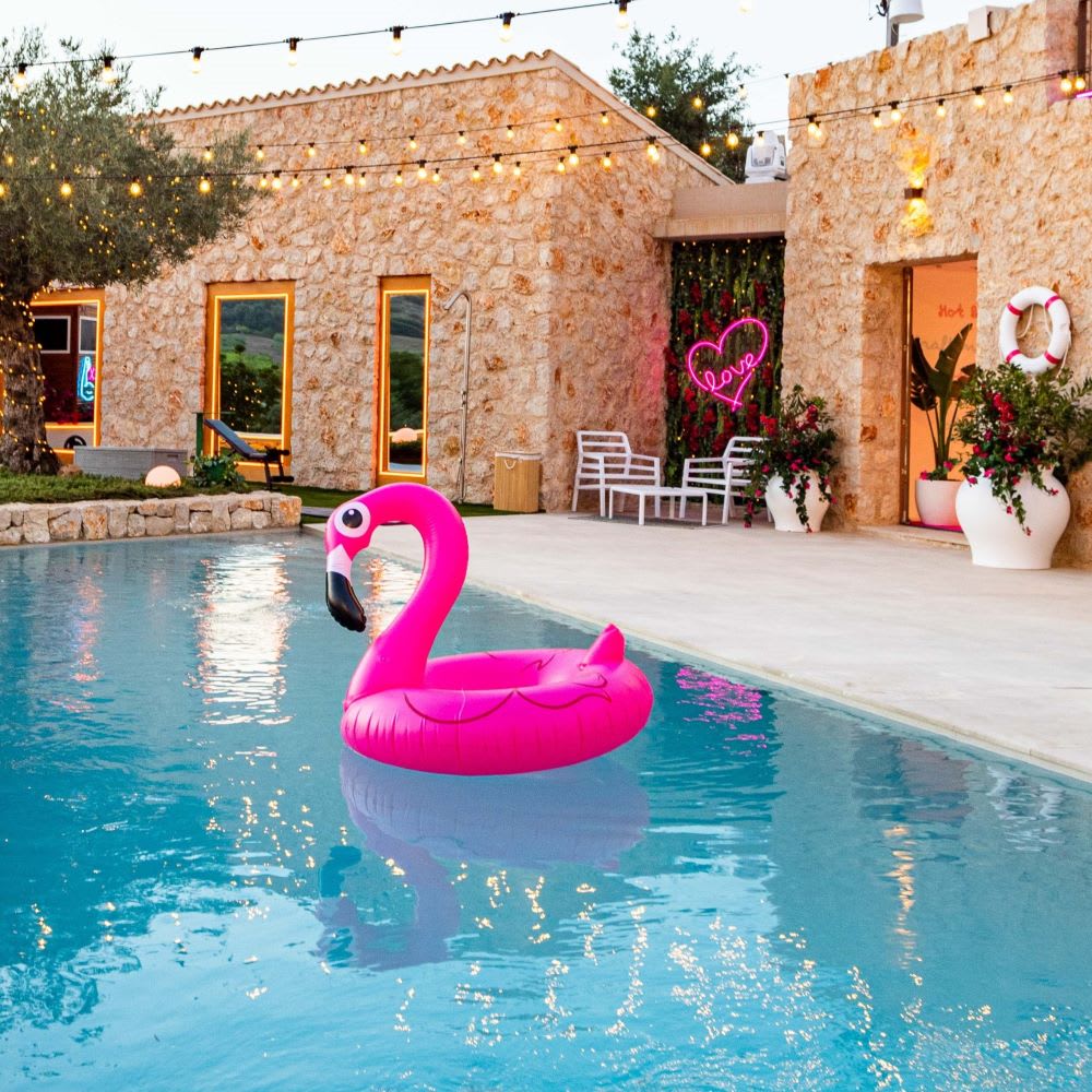 Love Island Paint Night Photo
