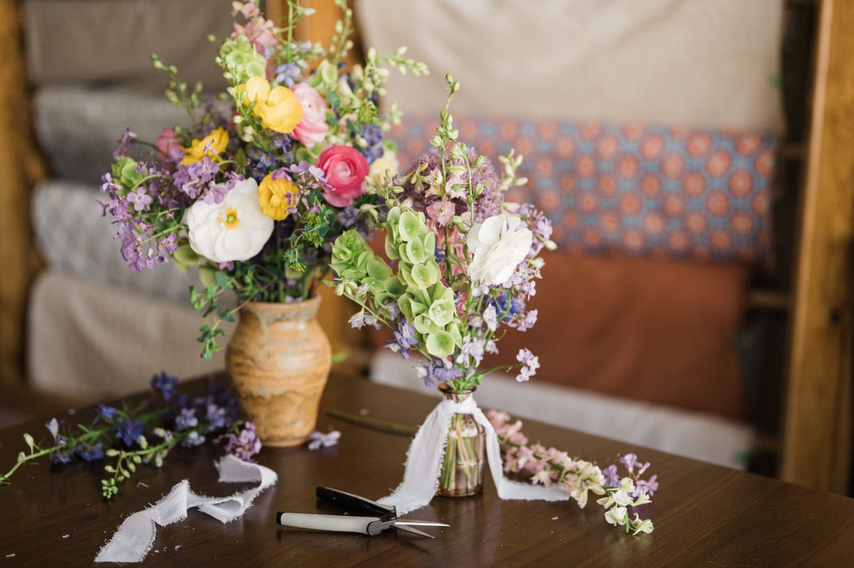 Fresh Bud Vase Arrangements Photo