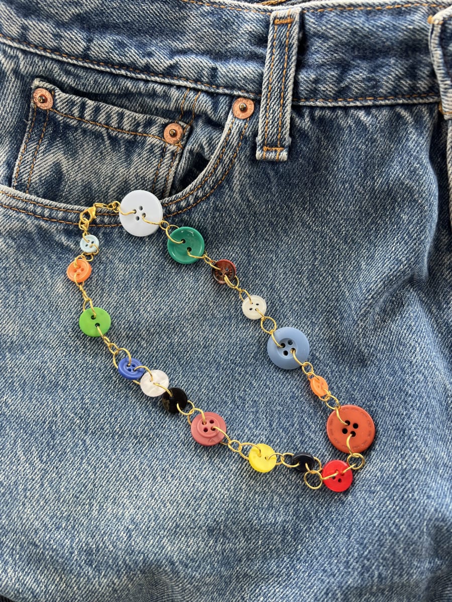 Meet & Make: Upcycled Button - Bracelets, Keychains & Trinkets Photo