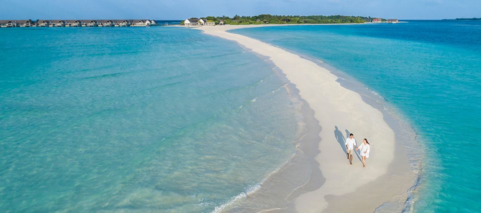 Stunning white Island sands at Four Seasons Resort Landaa Giraavaru