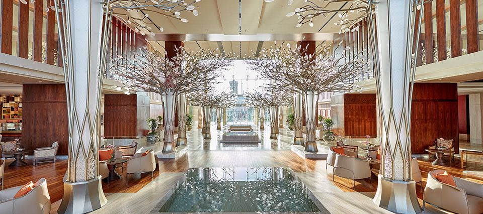 Awe-inspiring lobby at Mandarin Oriental Jumeira Dubai